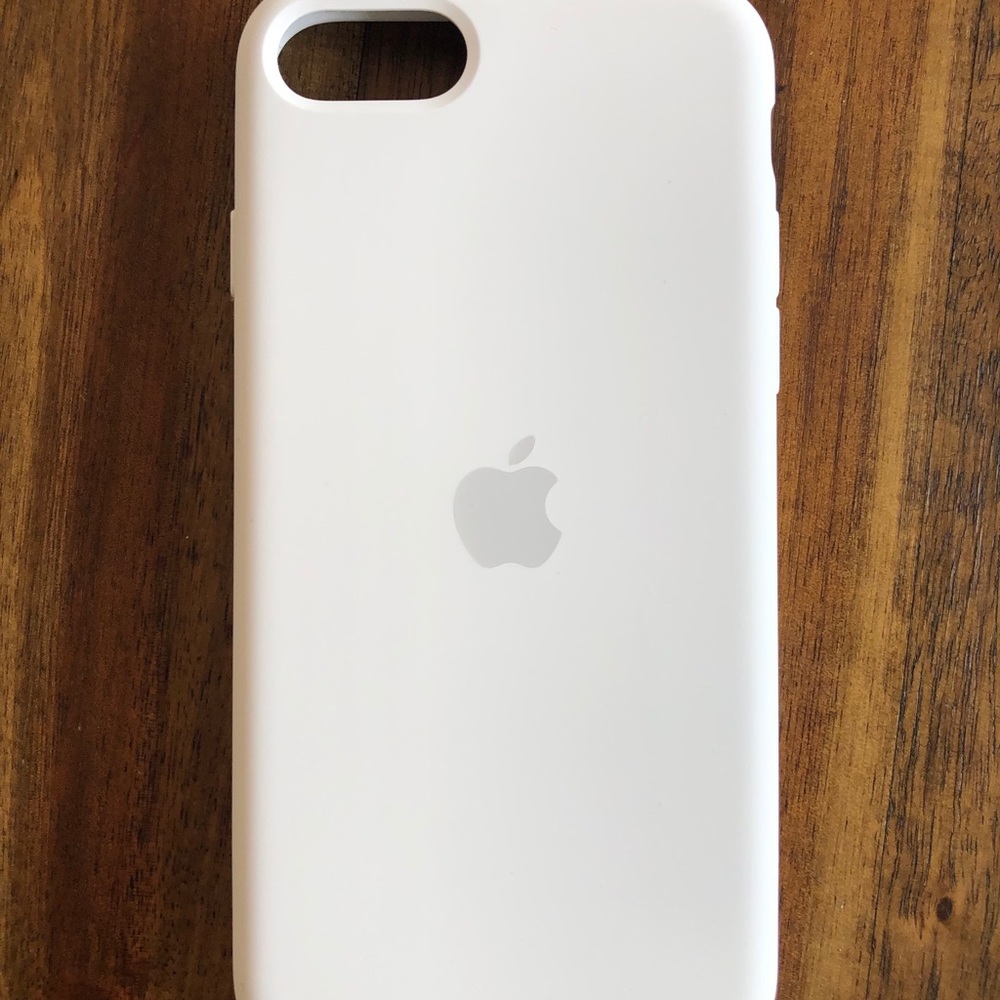 BRAND NEW iPhone 7SE / 8SE Apple Case